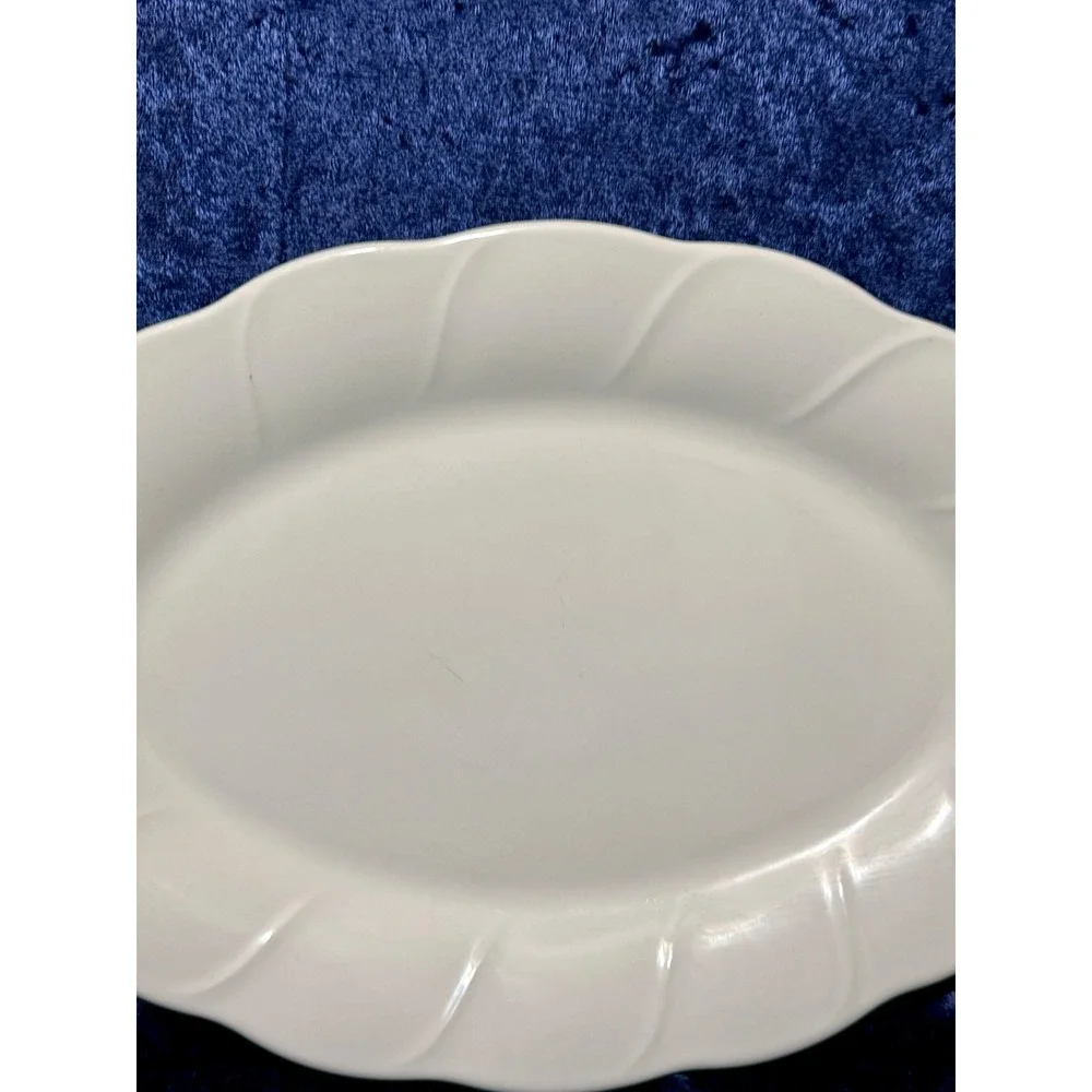 Vintage Pfaltzgraff Stratus White Oval Serving Platter Embossed USA Stoneware